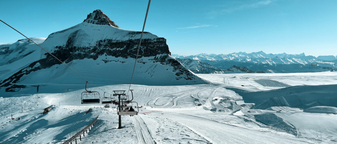 Glacier 3000 : Trois Hôtels Pour Skier le Jour, Rêver la Nuit
